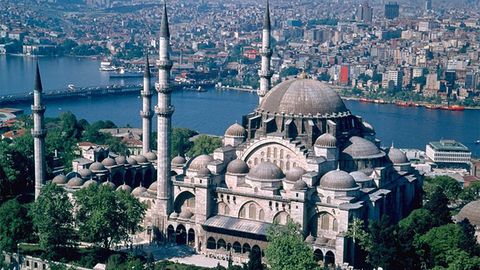 Nig‘matilla Yo‘ldoshev boshchiligidagi delegatsiya Istanbulda IHT sammitida ishtirok etadi