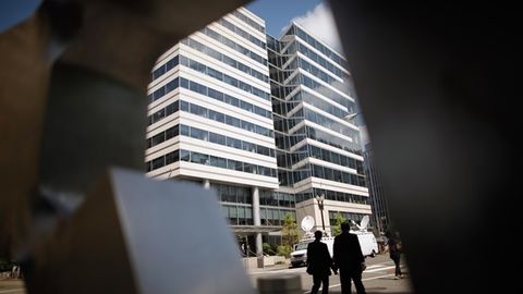 Халқаро валюта жамғармаси АҚШни савдо уруши хавфидан огоҳлантирди
