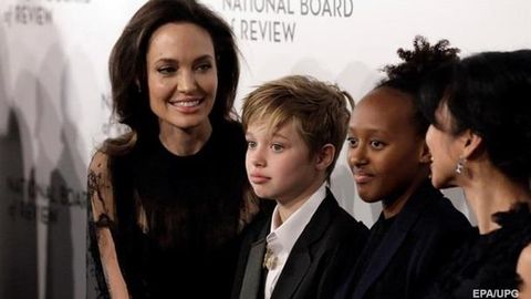 Sud Anjelina Joliga farzandlariga vasiylik qilish huquqidan mahrum qilish bilan tahdid qildi