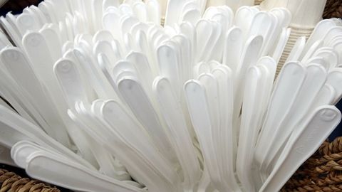 Yevropa parlamenti plastik idishlardan voz kechmoqda