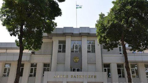 Ўзбекистонда адлия идораларининг энг намунали ходимларини рағбатлантириш кўзда тутилмоқда