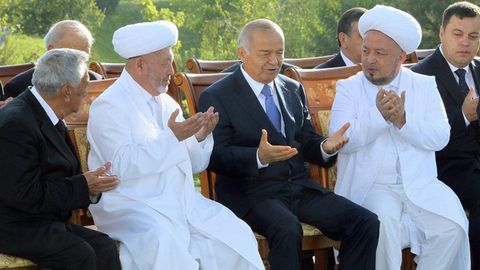 Anvar qori Islom Karimovning mayitini rayhonlarga burkagan va tongga qadar Qur’on o‘qib chiqqan edi