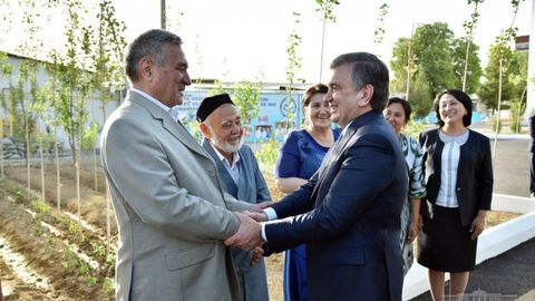 Президент Чилонзордаги маҳалла фаоллари билан мулоқот қилди