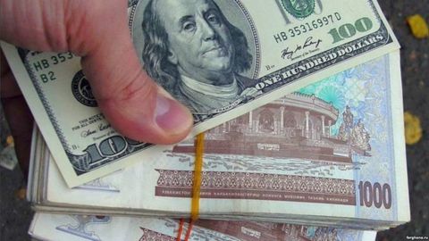 O‘zbekistonda valyuta birjasida dollar kursi birinchi bor 7896 so‘mni tashkil etdi