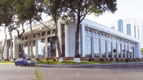 Ўзбекистон Молия вазирлиги ҳам бошқа бинога кўчди