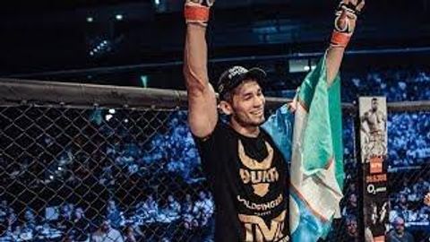 O‘zbekistonlik MMA jangchisi Mahmud Murodov navbatdagi raqibini 2-raunddayoq taslim etdi (video)