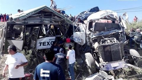 Meksikada avtobusning yuk mashinasi bilan to‘qnashuvi oqibatida 11 kishi halok bo‘ldi