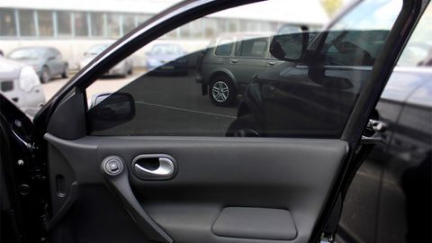 O‘zbekistonda avtomobillar oynasini qoraytirishga rasman ruxsat beriladi. To‘lovi 15,5 mln so‘m