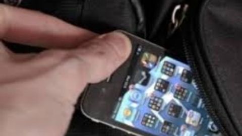 Samarqandlik juftlik tanishiga tig‘ tirab, puli va telefonini tortib oldi