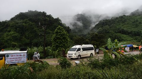 Tailanddagi bolalar qutqarib olingan g‘or yomg‘irlar mavsumida yopiladi