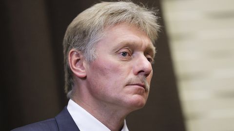 Peskov Rossiyaning Snoudenni AQShga berishga tayyorligi haqidagi gap-so‘zlarni inkor qildi