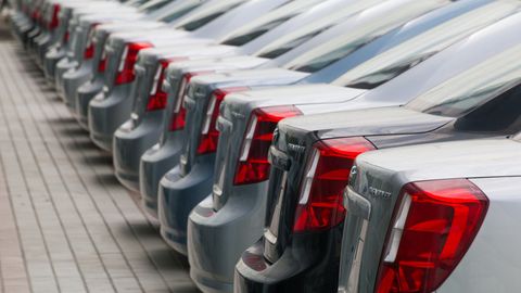 O‘zbekistonda YaTTlarga 1-sentabrdan yengil avtomobillarni korporativ kartalar orqali sotib olishga ruxsat beriladi