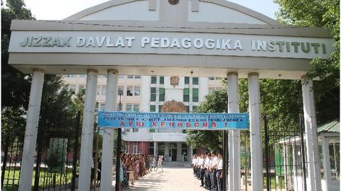 Жиззахда педагогика институтига 4 минг доллар эвазига ўқишга киритиб қўйишни ваъда қилган фирибгар ушланди
