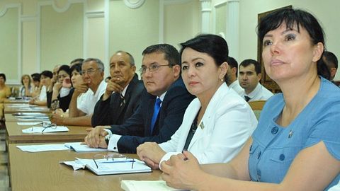 Oliy Majlisda to‘ylarni qisqartirish to‘g‘risidagi qarorlarning natija bermagani aytildi
