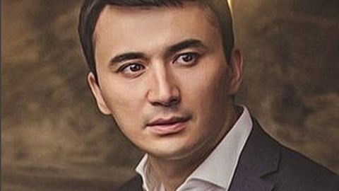 Ulug‘bek Rahmatullayev xatosini anglab yetdi. “O‘zbekkonsert” xonandaning litsenziyasini qaytardi