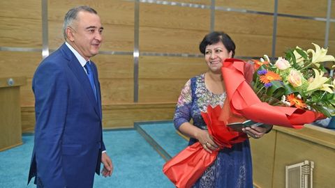 Президент билан учрашувдан кейин Ядро физикаси институти котибининг рафиқаси 25 йилдан сўнг Ўзбекистон фуқароси бўлди