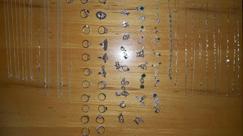 Samarqandda 22 mln so‘mlik kumush buyumlarni noqonuniy olib kirishga uringanlar qo‘lga olindi