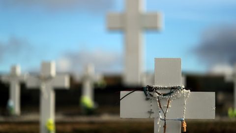 Германияда қабристондаги жойлар лотереяга қўйилди