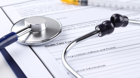 O‘zbekistonda bog‘cha tarbiyachilari va maktab o‘qituvchilari tibbiy ko‘rikdan o‘tishdan bo‘yin tovlashga haqli emas