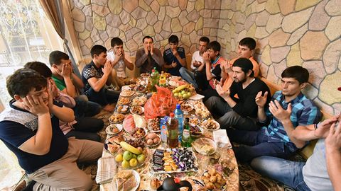 Tojikistonda Qurbon hayiti dasturxonidagi kamtarlik tekshiriladi