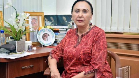 Актриса Гавҳар Зокирова Президент Шавкат Мирзиёев билан учрашувда бўлган воқеа ёдидан чиқмаслигини айтди