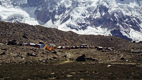Tojikiston tog‘larida rossiyalik uch nafar alpinist va ikki tojik uchuvchisi halok bo‘ldi
