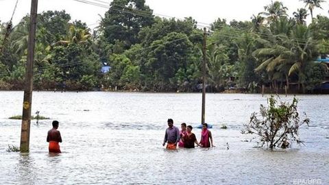 Hindistonda bir milliondan ortiq kishi toshqinlar sababli o‘z uyini tark etdi