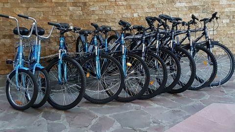 Samarqandda ko‘chalardagi velopoygalar piyodalarga va elektromobillarga xavf tug‘dirmoqda