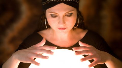 Россияда кинна чиқараман деб, кекса аёлларнинг катта пулини олиб қўйган ўзбекистонлик фирибгар аёл қўлга олинди