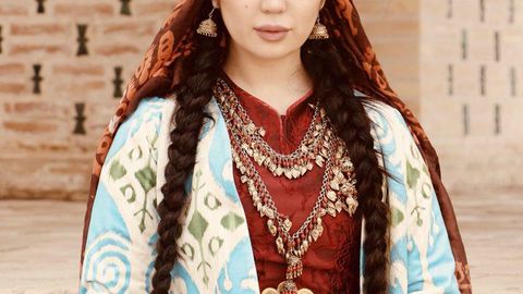 “Islomxo‘ja” filmi hammamiz uchun o‘sish bo‘ldi”. Asal Shodiyeva “Islomxo‘ja” tarixiy filmi haqida (video)