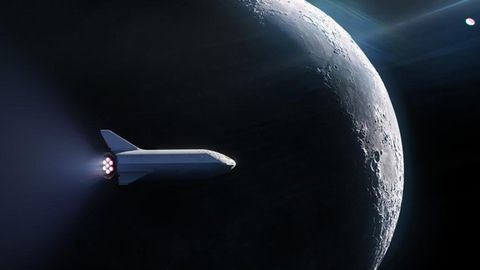 SpaceX Ойга учадиган сайёҳ кимлигини маълум қилди