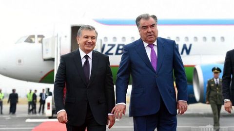 Shavkat Mirziyoyev Tojikistonga keldi