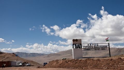Emomali Rahmon Tog‘li Badaxshon muxtor viloyatiga uchib ketdi. IIV viloyat aholisini qurolsizlantirish operatsiyasi yakunlanganini ma’lum qildi