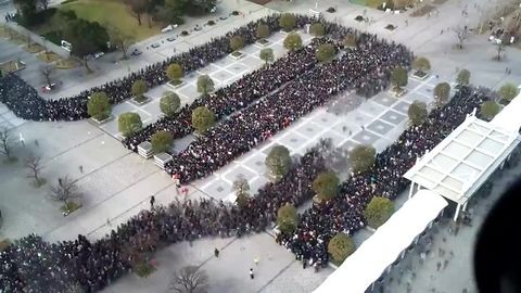 Видео: Японларнинг навбатга туришдаги ҳайратланарли тартиби