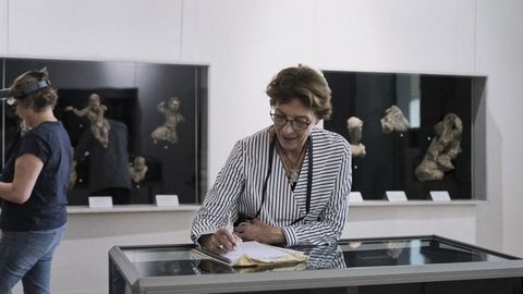 Fransiyalik ekspertlar Luvrdagi ko‘rgazma uchun saralangan O‘zbekiston muzeylari eksponatlari holatini o‘rgandi