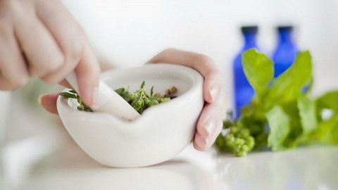 O‘zbekistonda xalq tabiblari faoliyatini qonun doirasida tartibga solish rejalashtirilmoqda