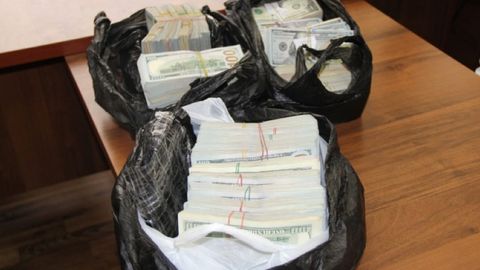 ДХХ Ўзбекистон-Қирғизистон чегарасида 746 минг долларнинг ноқонуний олиб чиқиб кетилишига чек қўйди