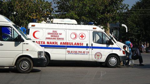 Turkiyada sayyohlar avtobusi qoyaga borib urildi, 28 kishi jabrlandi