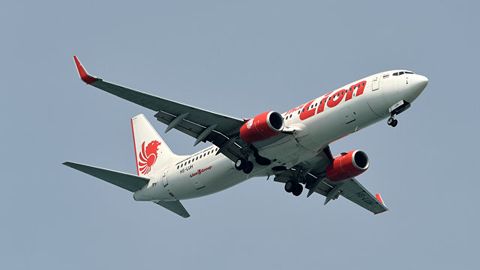 Жакарта аэропортидан ҳавога кўтарилган Boeing орадан 10 дақиқа ўтар-ўтмас денгизга қулади