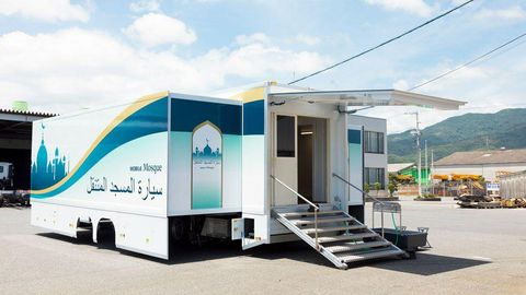 Yaponiya ko‘chalarida ilk bor mobil masjid paydo bo‘ldi