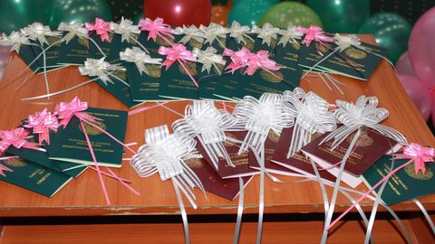 Sirdaryoda 24 bolaga tug‘ilganlik haqidagi guvohnoma, 5 oilaga nikoh tuzilganligi to‘g‘risidagi guvohnoma topshirildi