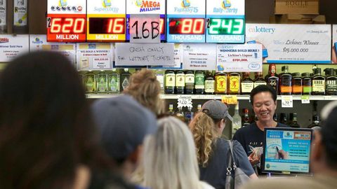 АҚШда рекорд даражадаги катта — 1,6 млрд долларлик жек-пот ўйналди. Ютуқли чипта Жанубий Каролина штатида сотилган