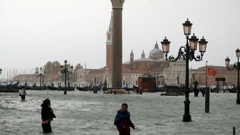 Venetsiyada po‘rtanali shamol kuchli suv toshqinini keltirib chiqardi