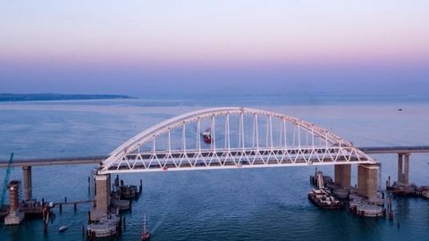Керч бўғози фуқаролик кемалари учун яна очилди