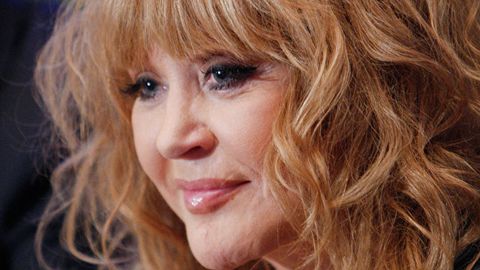 Россиялик продюсер Алла Пугачёванинг чекиш одати уни «ўртамиёна қўшиқчи»га айлантирганини айтди