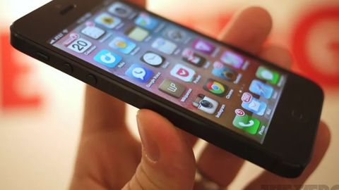 Apple ўз iPhone’ларидан бирини «дафн қилди»