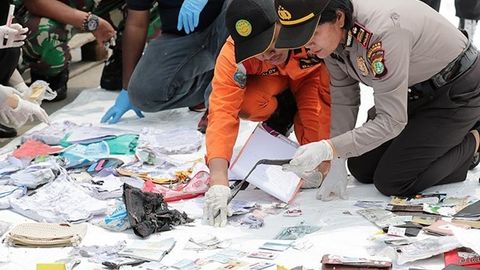 Indoneziyadagi aviahalokat: qora qutidan olingan ma’lumotlar e’lon qilindi