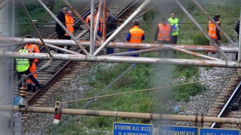 Италиядаги темир йўл туннелида портлаш юз берди, жабрланганлар бор