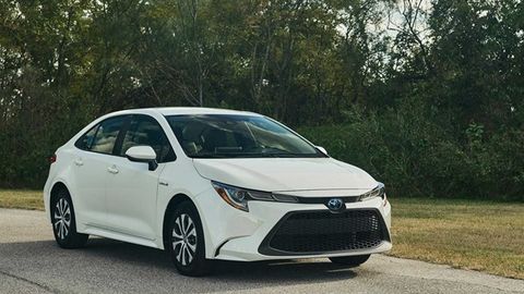 Toyota компанияси тежамкор гибрид Corolla’ни тақдим этди