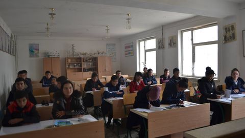 Qamashida 2002-yilda qurilganidan buyon biror marta ham isitilmagan maktab tanqid qilindi